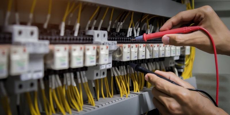 AdobeStock_386896656 (Niestandardowy)-min wdrożenie instalacji elektrycznej w Opolu